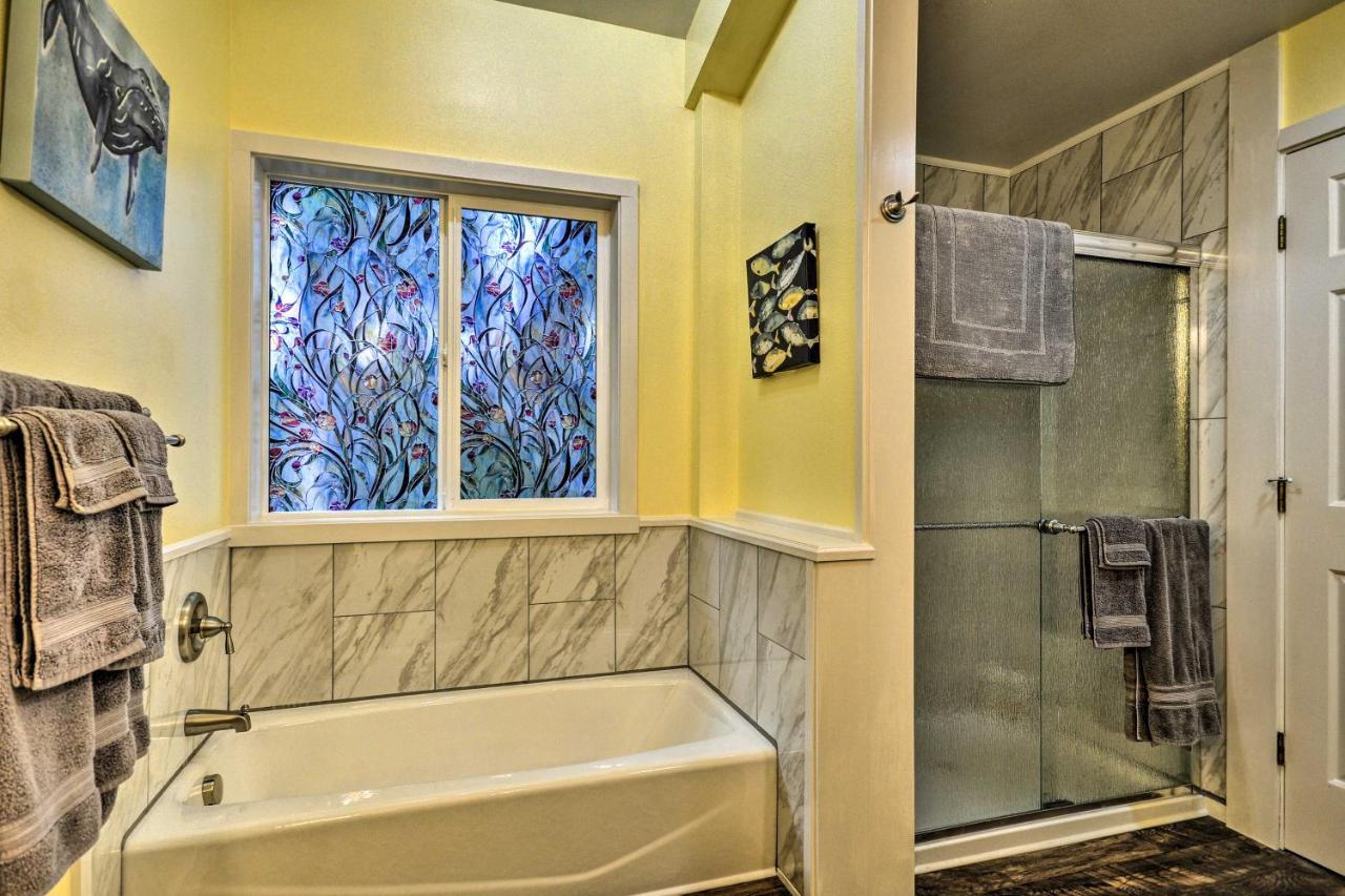 Oceanfront Retreat With Private Long Beach Access! 외부 사진