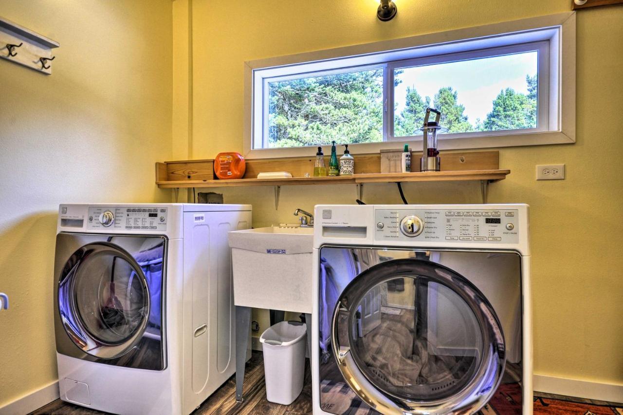 Oceanfront Retreat With Private Long Beach Access! 외부 사진
