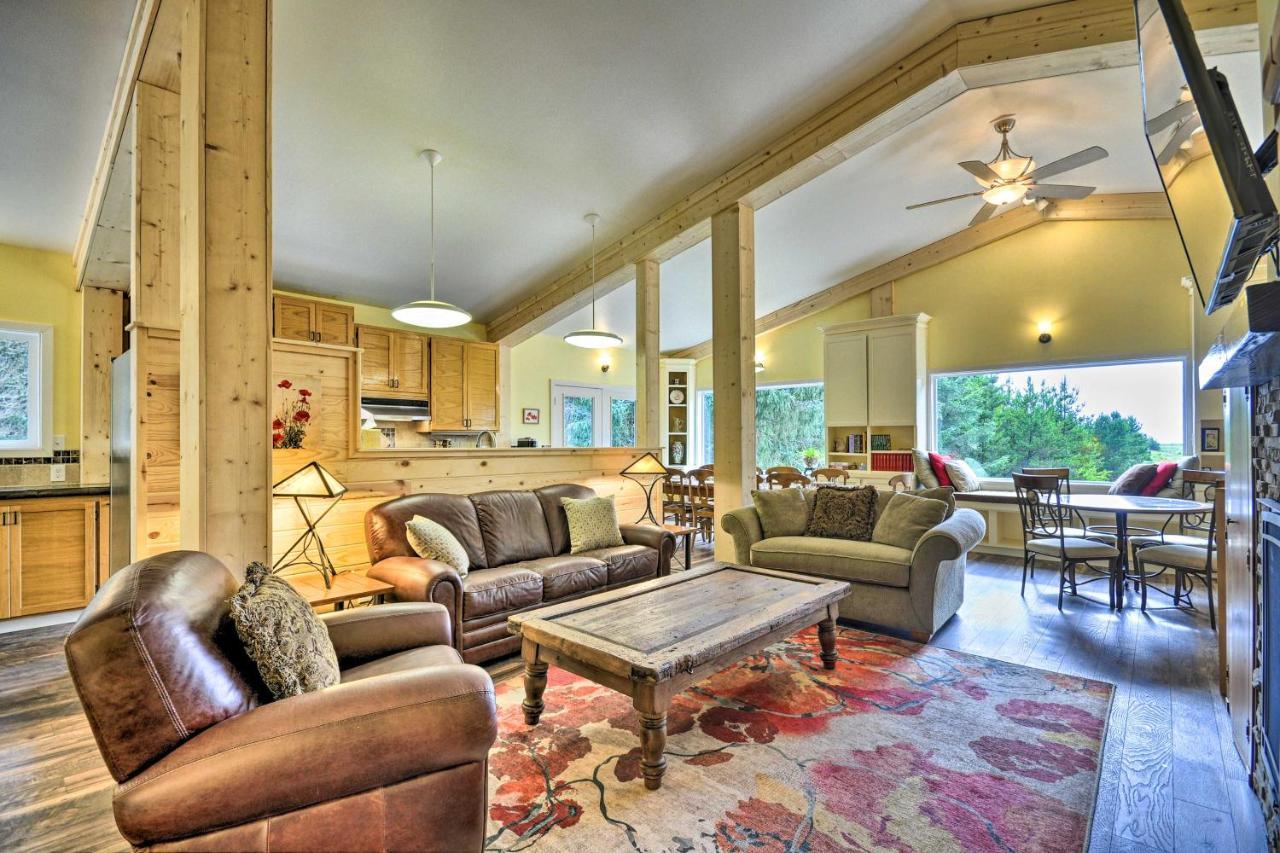 Oceanfront Retreat With Private Long Beach Access! 외부 사진